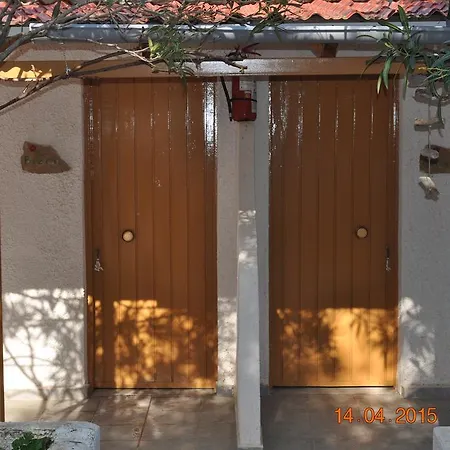 Rogakia Village Est. 1983 מלון דירות Zóla