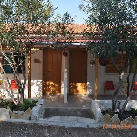 מלון דירות Rogakia Village Est. 1983