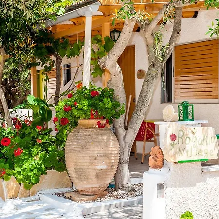 Apartmanhotel Rogakia Village Est. 1983 4*