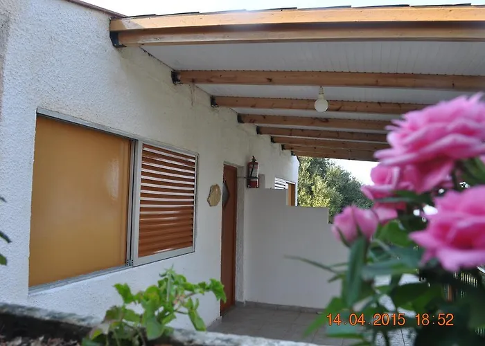 Rogakia Village Est. 1983 Apartmanhotel