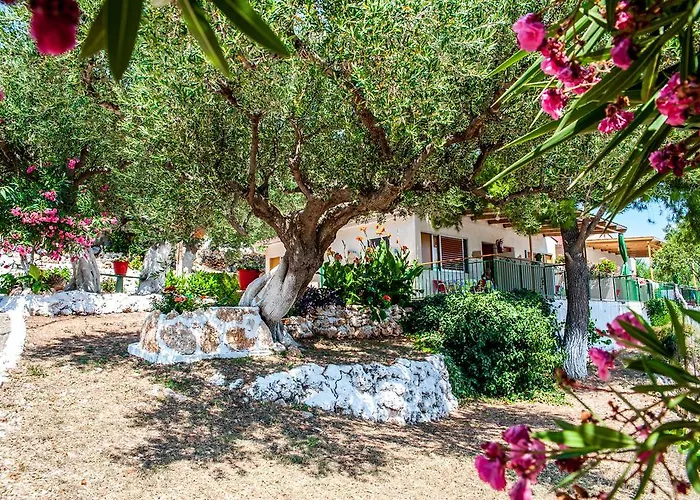 Apartmanhotel Rogakia Village Est. 1983 4*