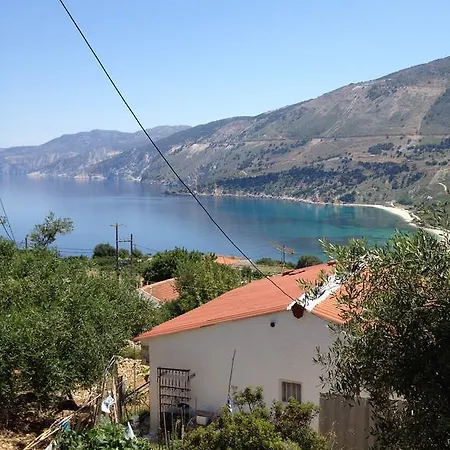 アパートホテル Rogakia Village Est. 1983