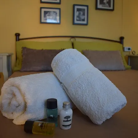 Rogakia Village Est. 1983 アパートホテル Zóla